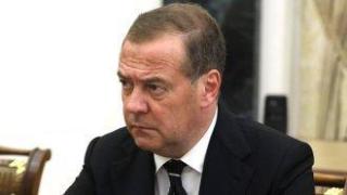 Медведев: Изпращането на "миротворци" на НАТО в Украйна ще бъде равносилно на война